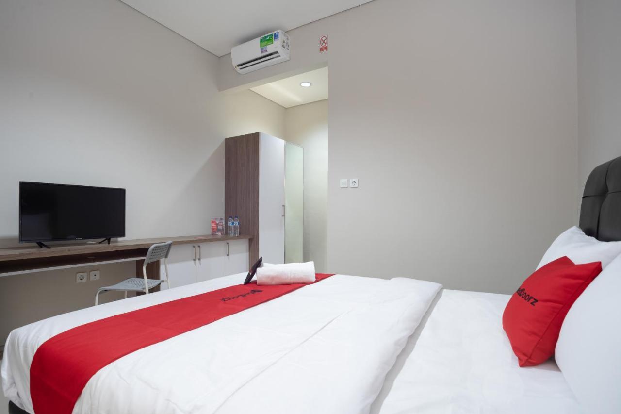 ג'קרטה Reddoorz Plus Near Jiexpo Kemayoran מראה חיצוני תמונה