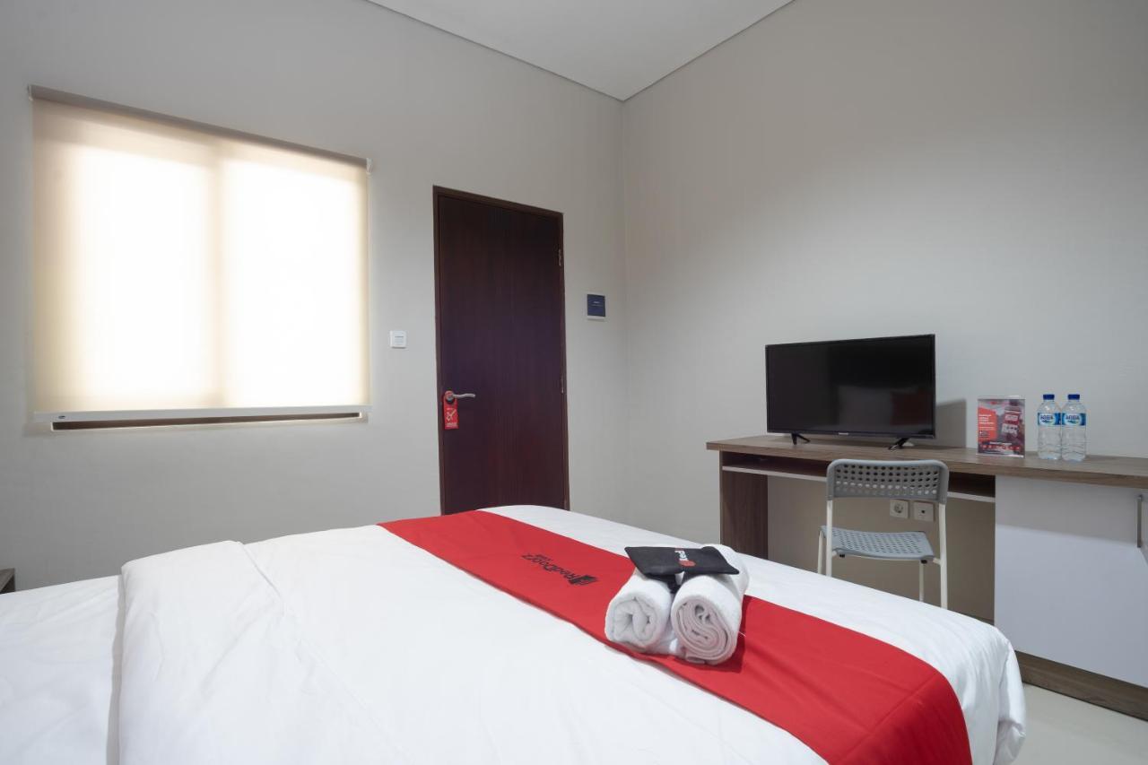 ג'קרטה Reddoorz Plus Near Jiexpo Kemayoran מראה חיצוני תמונה