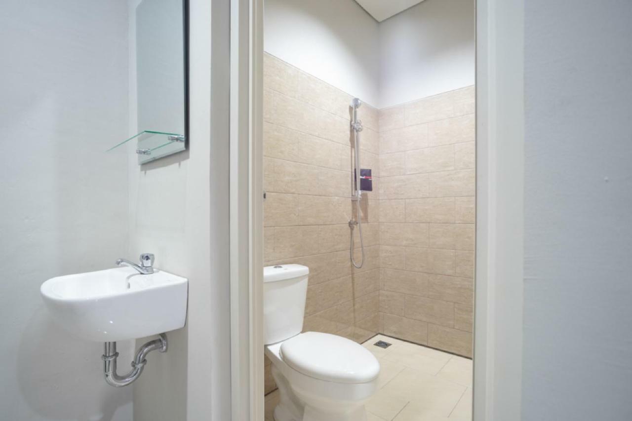 ג'קרטה Reddoorz Plus Near Jiexpo Kemayoran מראה חיצוני תמונה